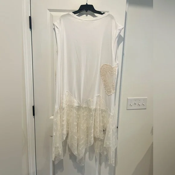 NWT Tricia Fix Heart Tee M - Oversized - Picture 6 of 6